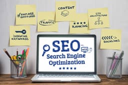 Cómo adaptamos la estrategia SEO a tu sector